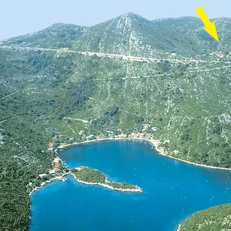 Semesterbostad Charming House Lovro