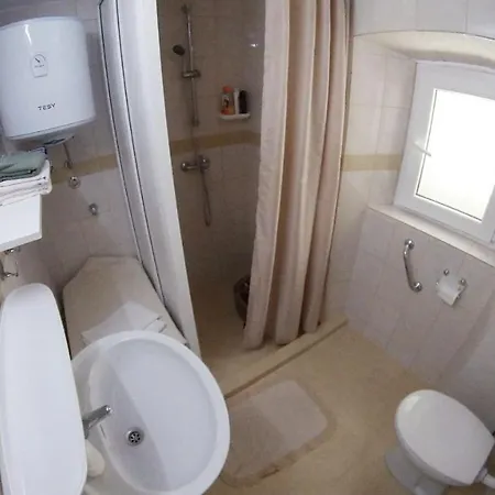 Semesterbostad Charming House Lovro