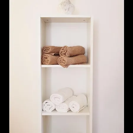 Semesterbostad Charming House Lovro *