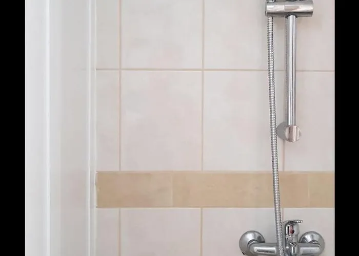 Charming House Lovro בית נופש *